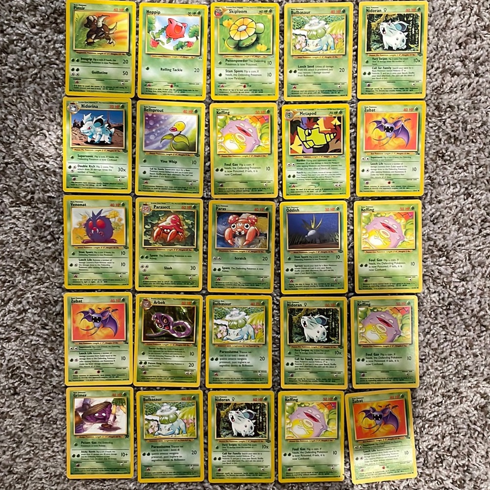 25 Assorted Grass Pokémon Cards